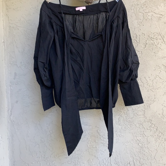 🌸🌸 3/$20 Romeo & Juliet Couture blouse - Picture 7 of 12